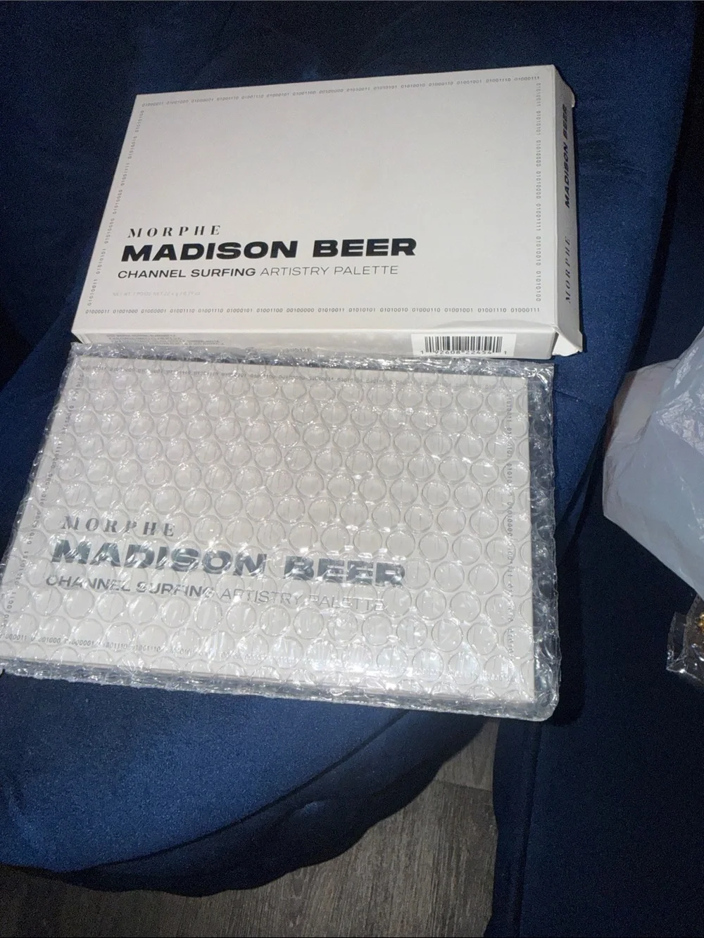 Morphe Madison Beer Channel Surfing Artistry Palette - White Packaging